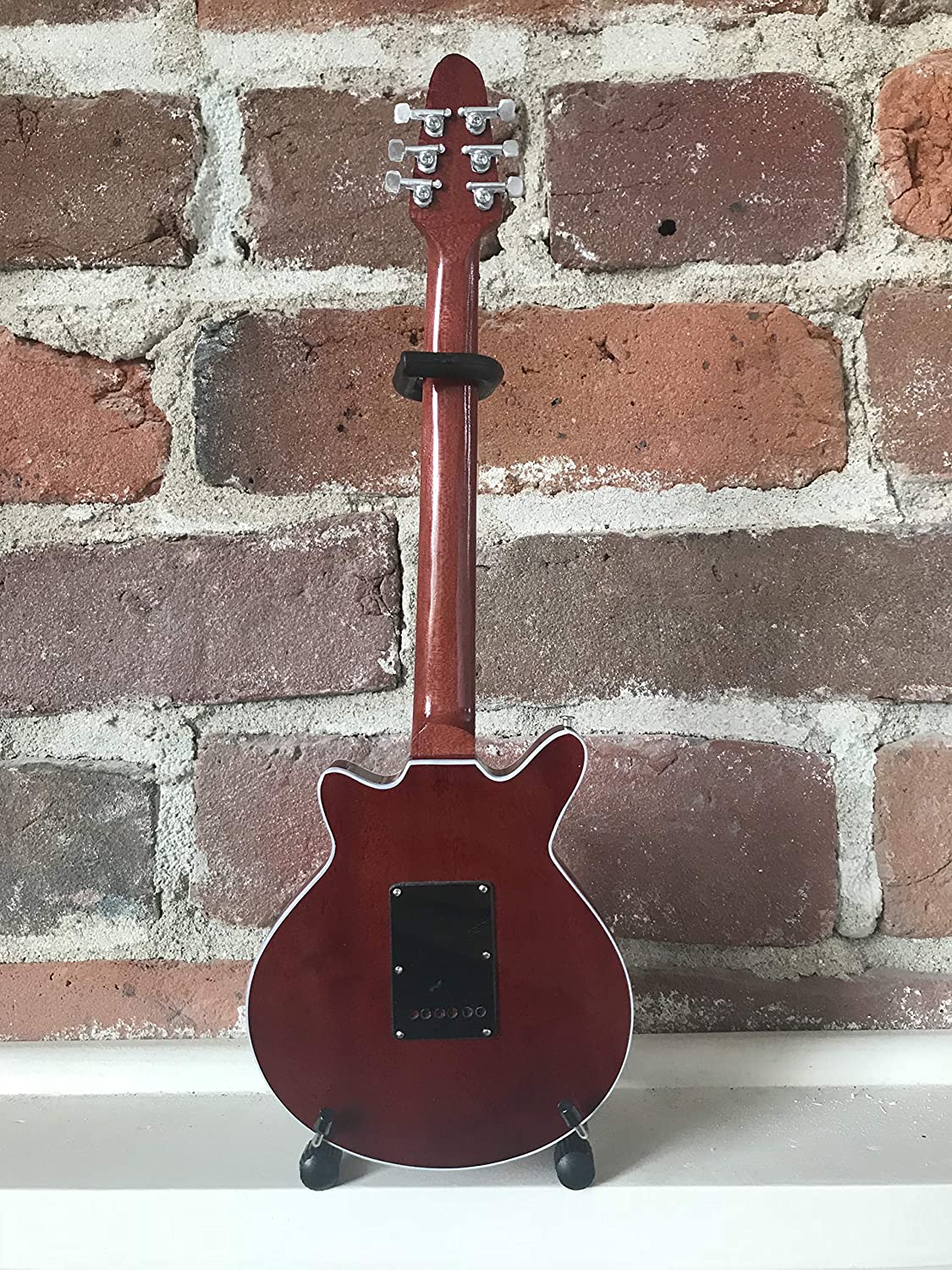 QUEEN - BRIAN MAY - SIGNATURE RED SPECIAL MINI GUITAR - Image 3