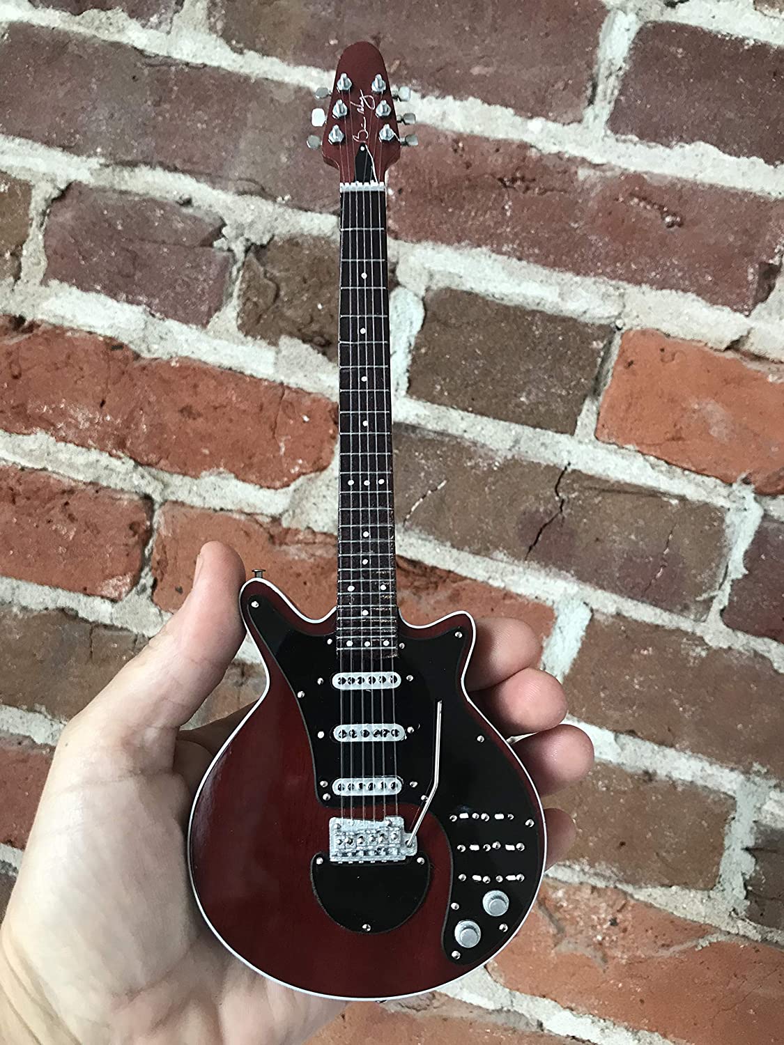 QUEEN - BRIAN MAY - SIGNATURE RED SPECIAL MINI GUITAR - Image 4