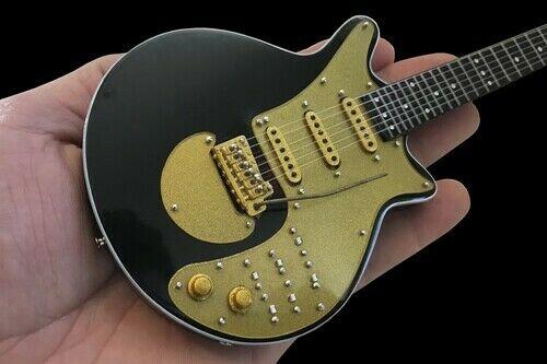 QUEEN - BRIAN MAY - SIGNATURE GOLD SPECIAL MINI GUITAR - Image 2
