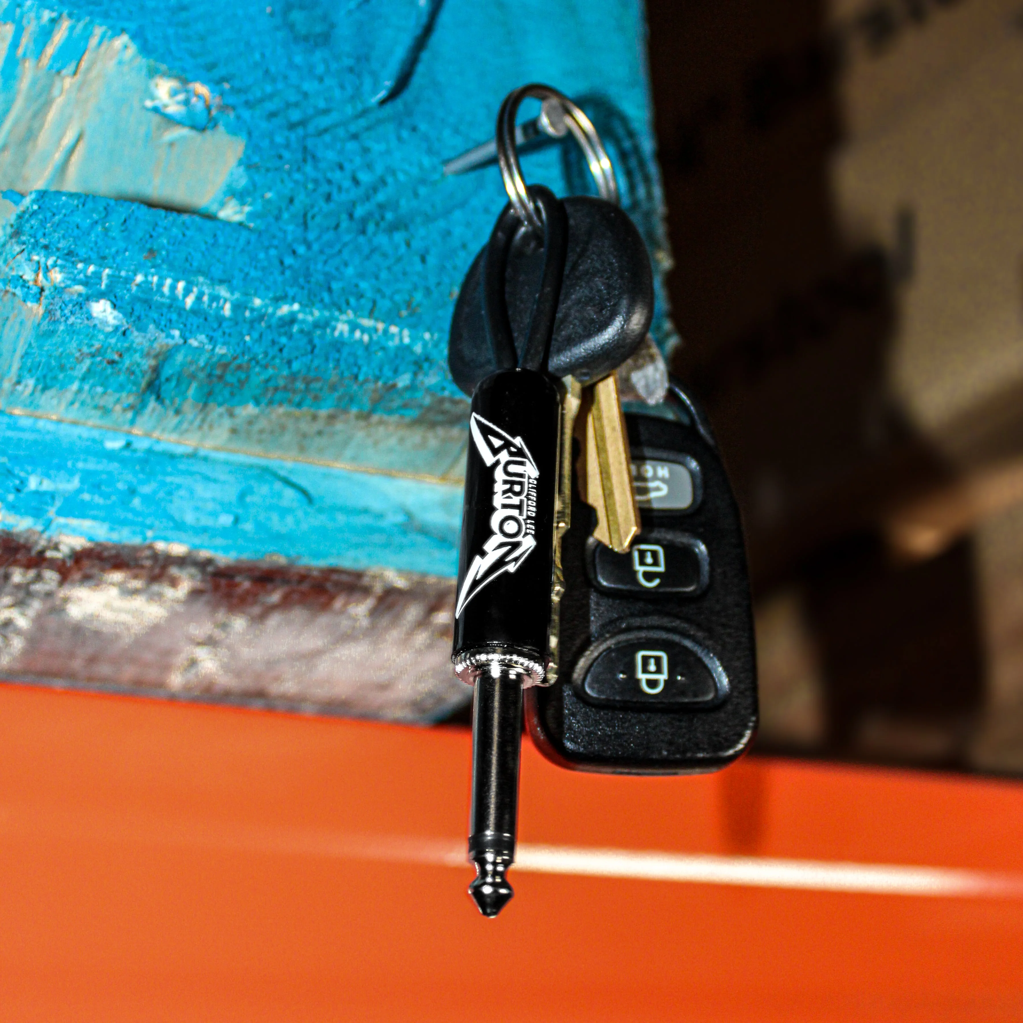 CLIFF BURTON LOGO GUITAR PLUG KEYCHAIN - Image 4