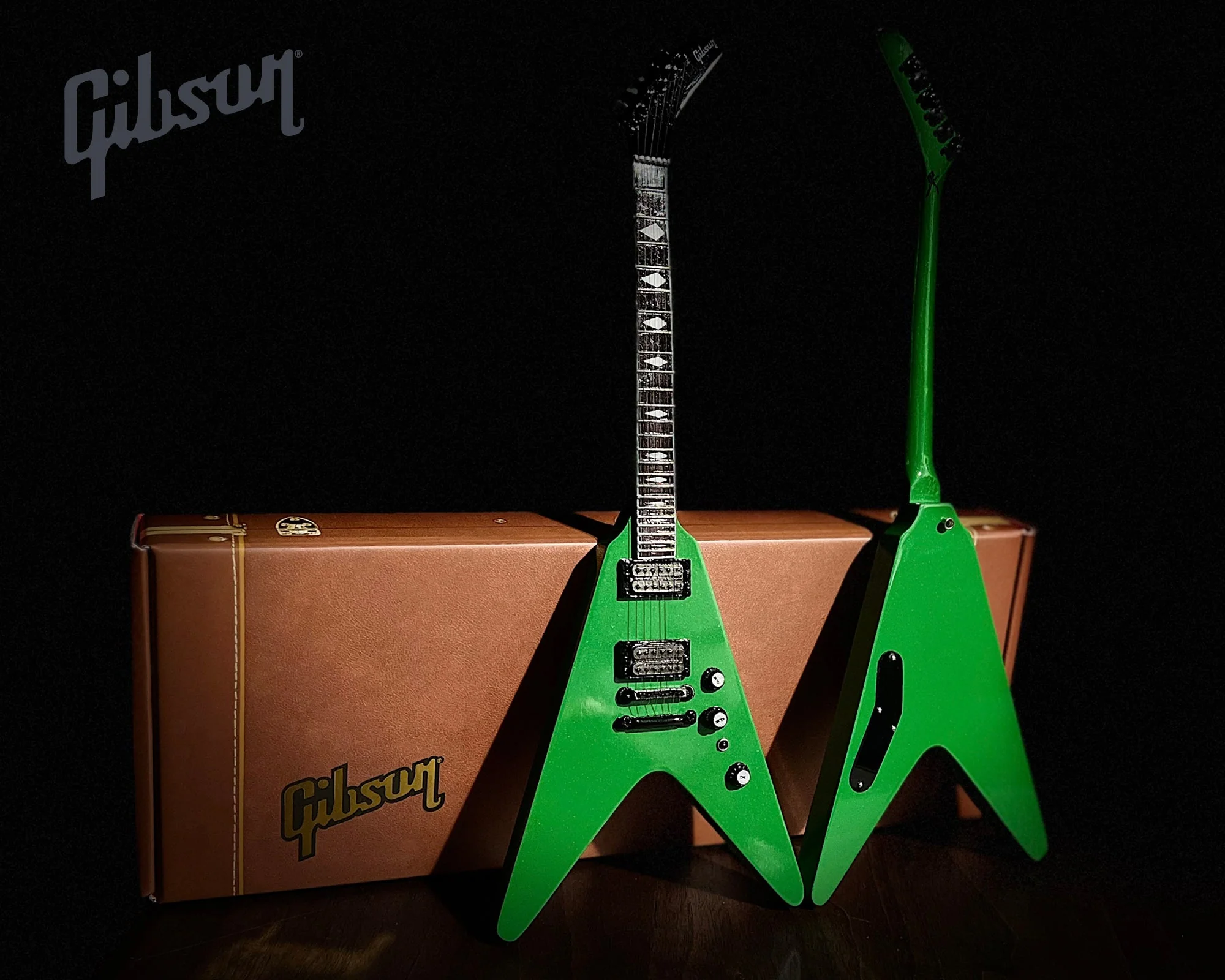 DAVE MUSTAINE GIBSON FLYING V EXP RUST IN PEACE ALIEN TECH GREEN MINI GUITAR MODEL - Image 4