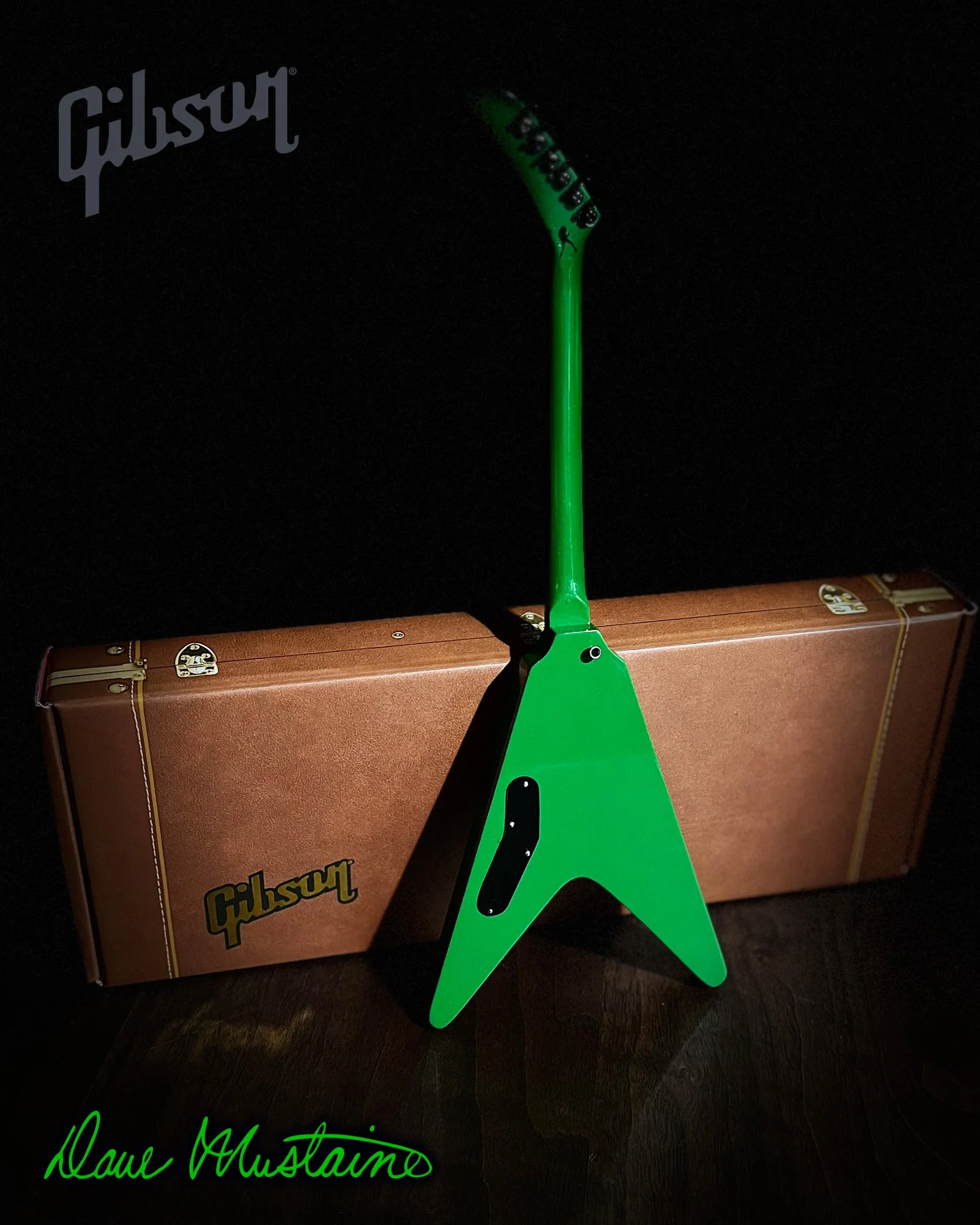 DAVE MUSTAINE GIBSON FLYING V EXP RUST IN PEACE ALIEN TECH GREEN MINI GUITAR MODEL - Image 7