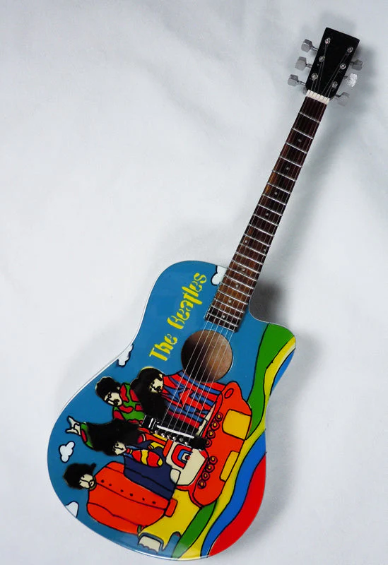 THE BEATLES - FAB FOUR YELLOW SUBMARINE MINI GUITAR