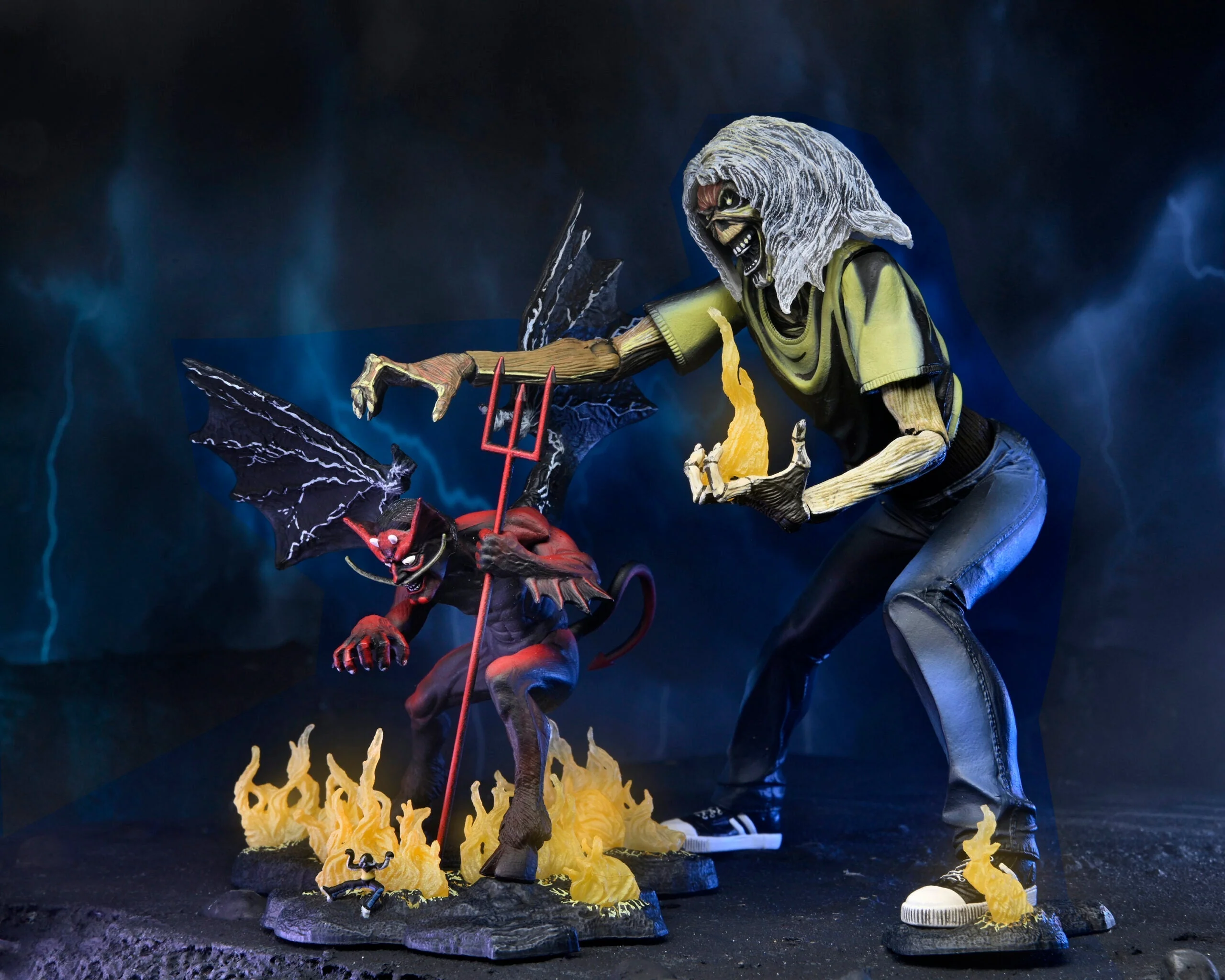 IRON MAIDEN - ULTIMATE NUMBER OF THE BEAST EDDIE 40TH ANNIVERSARY - 7" NECA CLOTHED FIGURE - Image 3