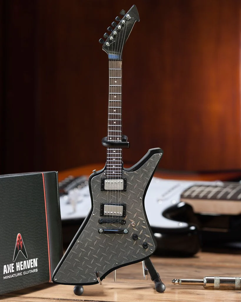 METALLICA - JAMES HETFIELD - "DIAMOND PLATE" MINI GUITAR