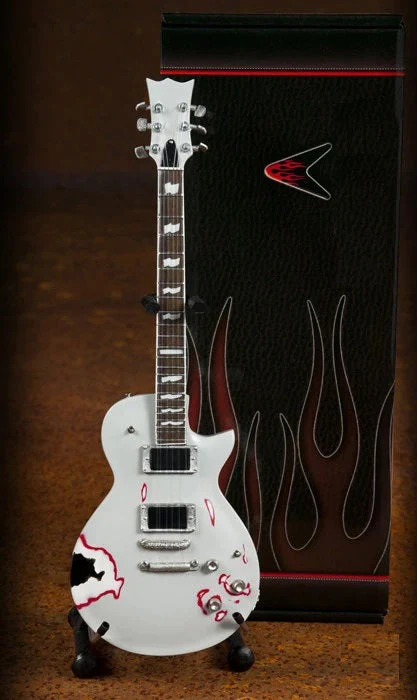 METALLICA - JAMES HETFIELD - SIGNATURE TRUCKSTER MINI GUITAR - Image 2