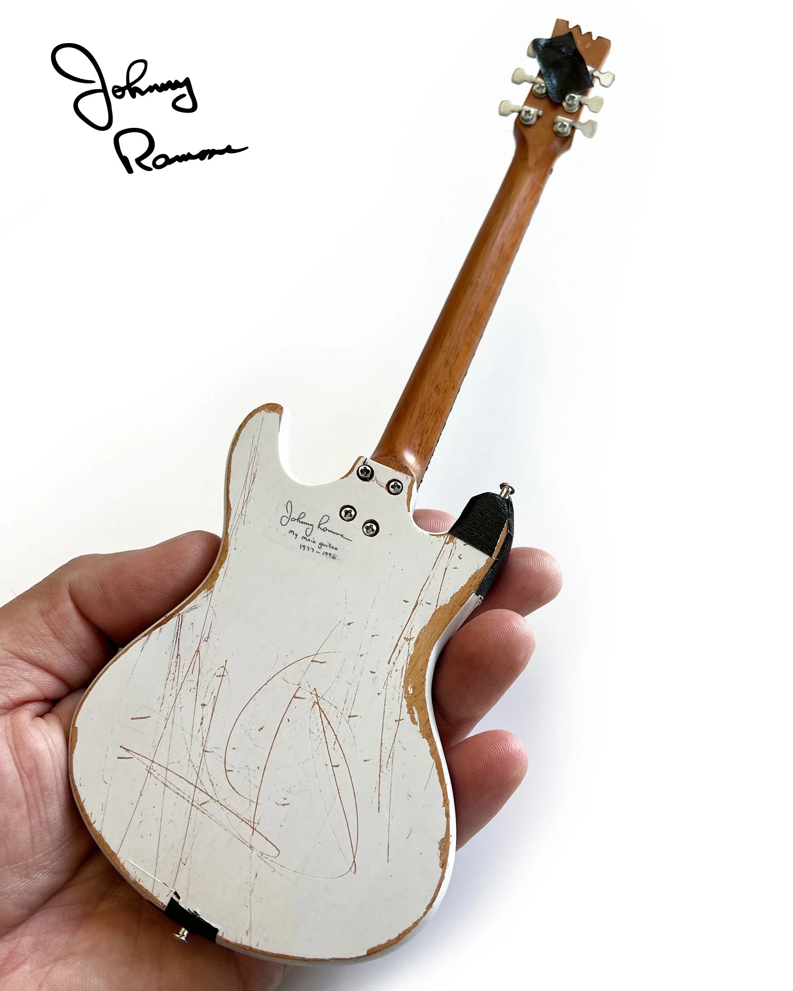 JOHNNY RAMONE SIGNATURE 1965 MOSRITE VENTURES II MINI GUITAR MODEL - Image 4