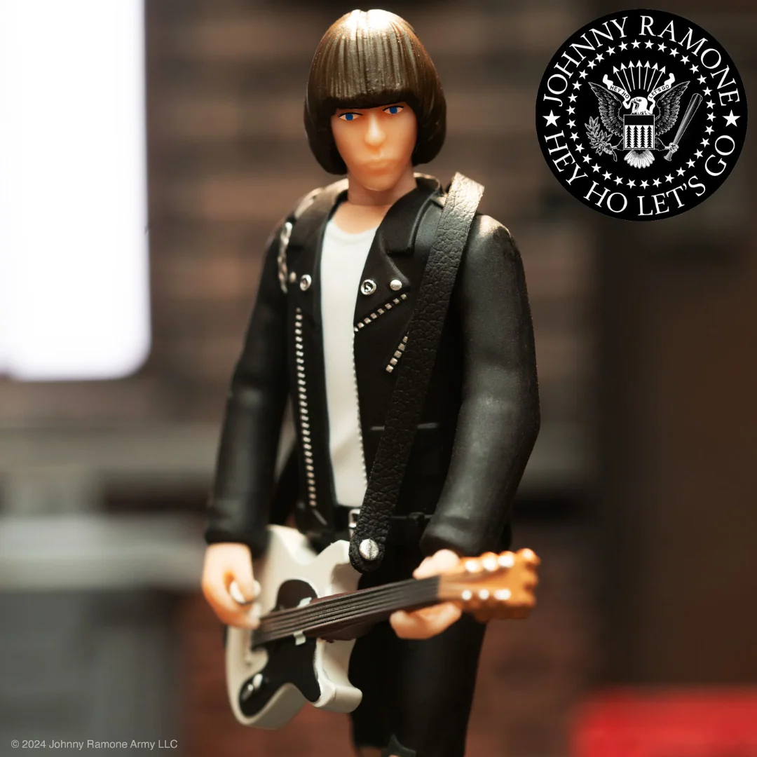 JOHNNY RAMONE (WHITE SHIRT) REACTION FIGURE - Image 6