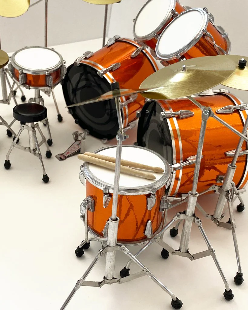 METALLICA - LARS ULRICH - MAGNETIC ORANGE MINI TAMA DRUM KIT - Image 2