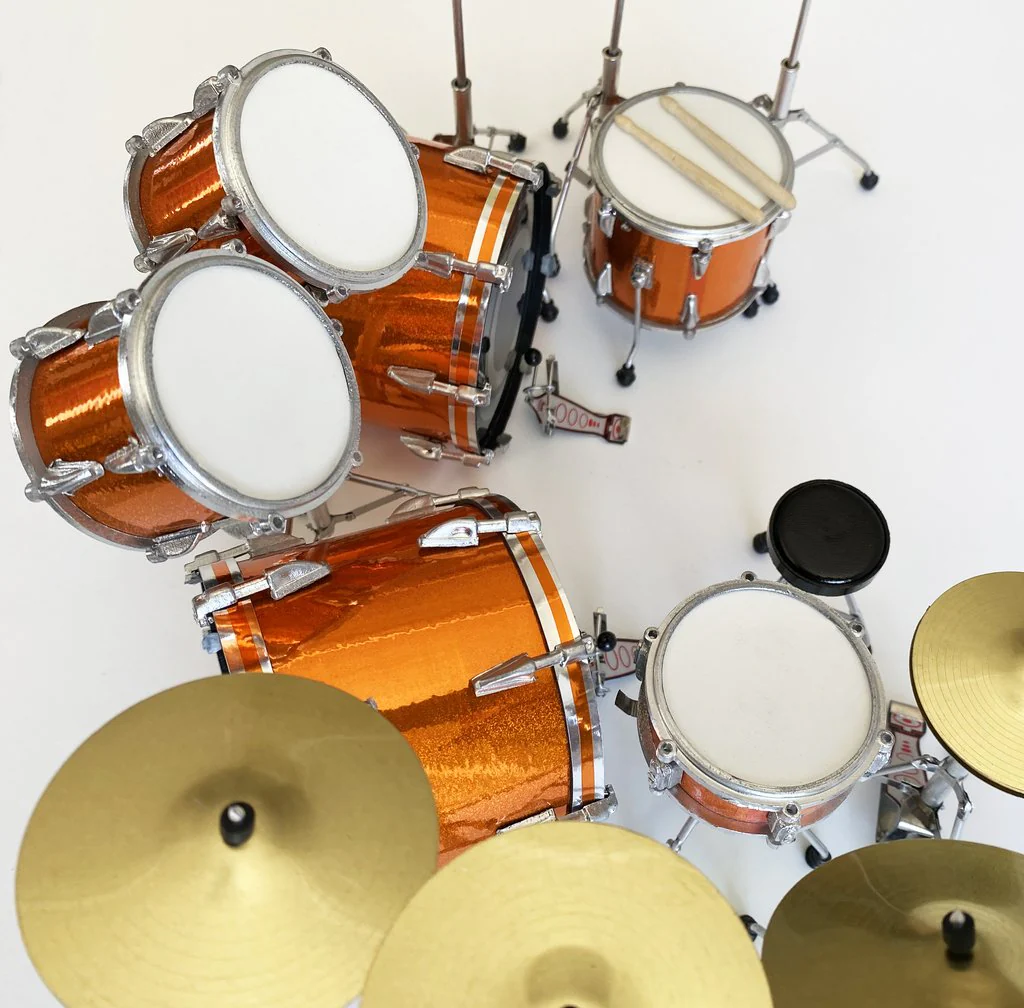 METALLICA - LARS ULRICH - MAGNETIC ORANGE MINI TAMA DRUM KIT - Image 3