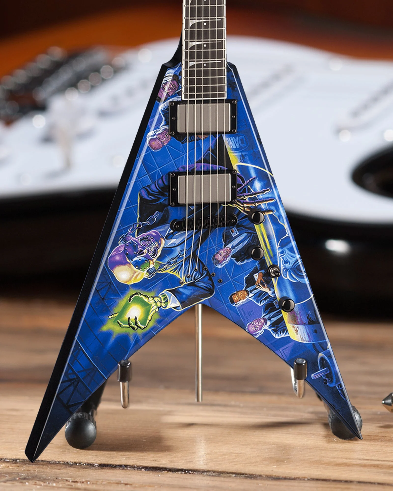 LICENSED MEGADETH - DAVE MUSTAINE SIGNATURE V RUST IN PEACE MINI GUITAR - Image 2