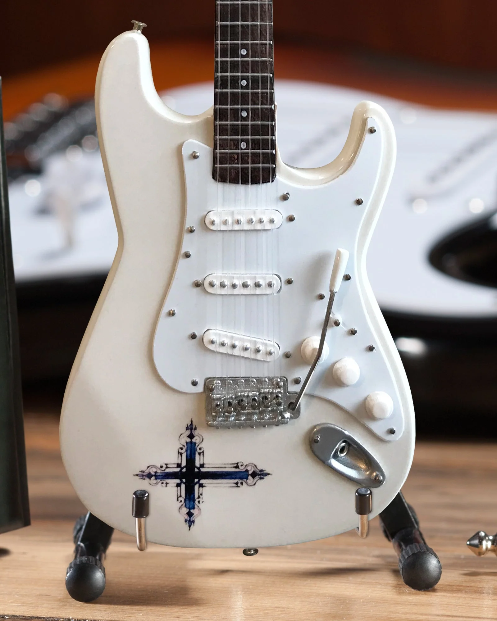OFFICIALLY LICENSED KENNY WAYNE SHEPHERD MINI FENDER™ STRAT™ CROSS GUITAR MODEL - Image 4