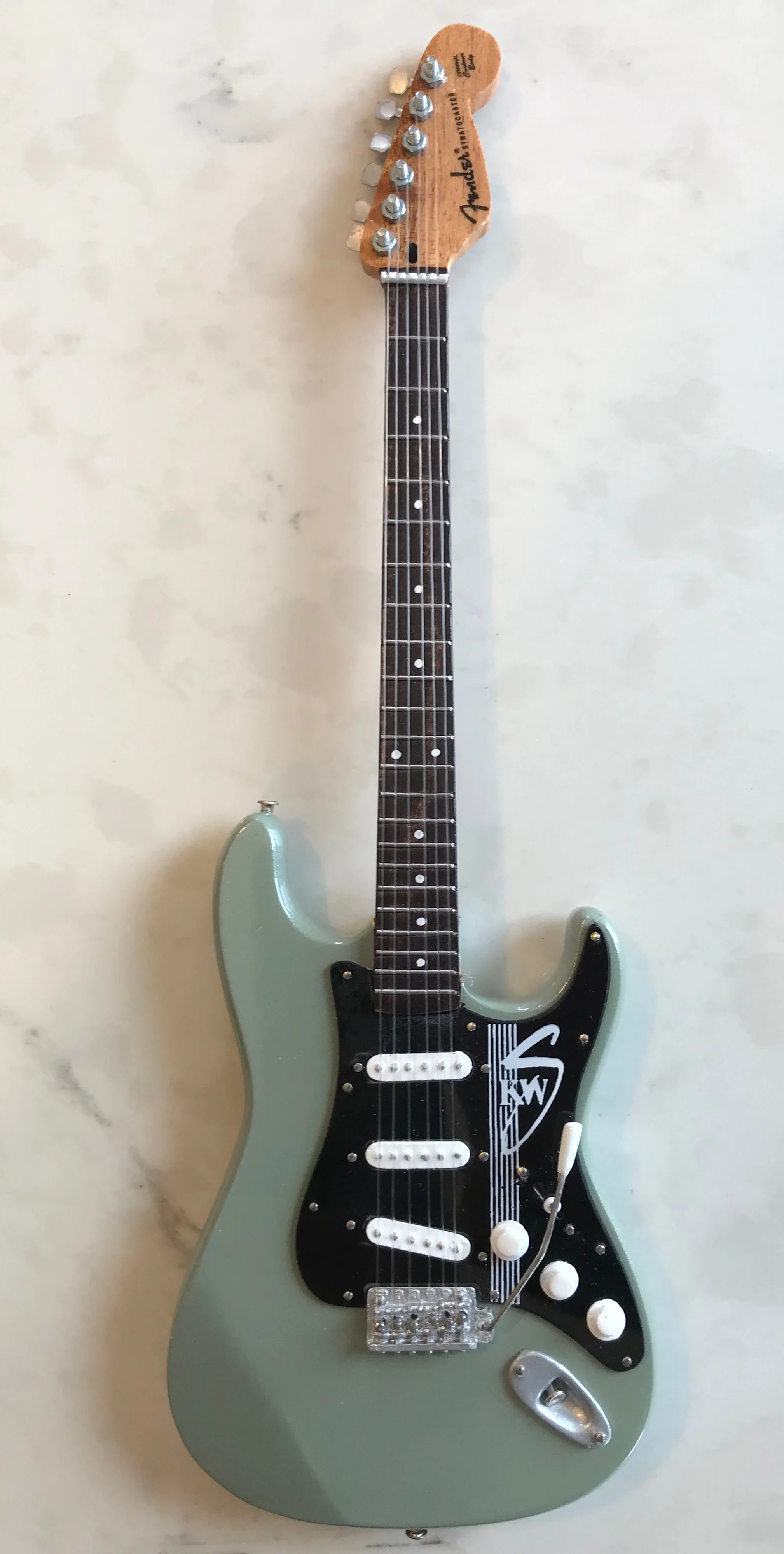 OFFICIALLY LICENSED KENNY WAYNE SHEPHERD MINI FENDER™ STRAT™ KWS GREEN SIGNATURE GUITAR MODEL - Image 2