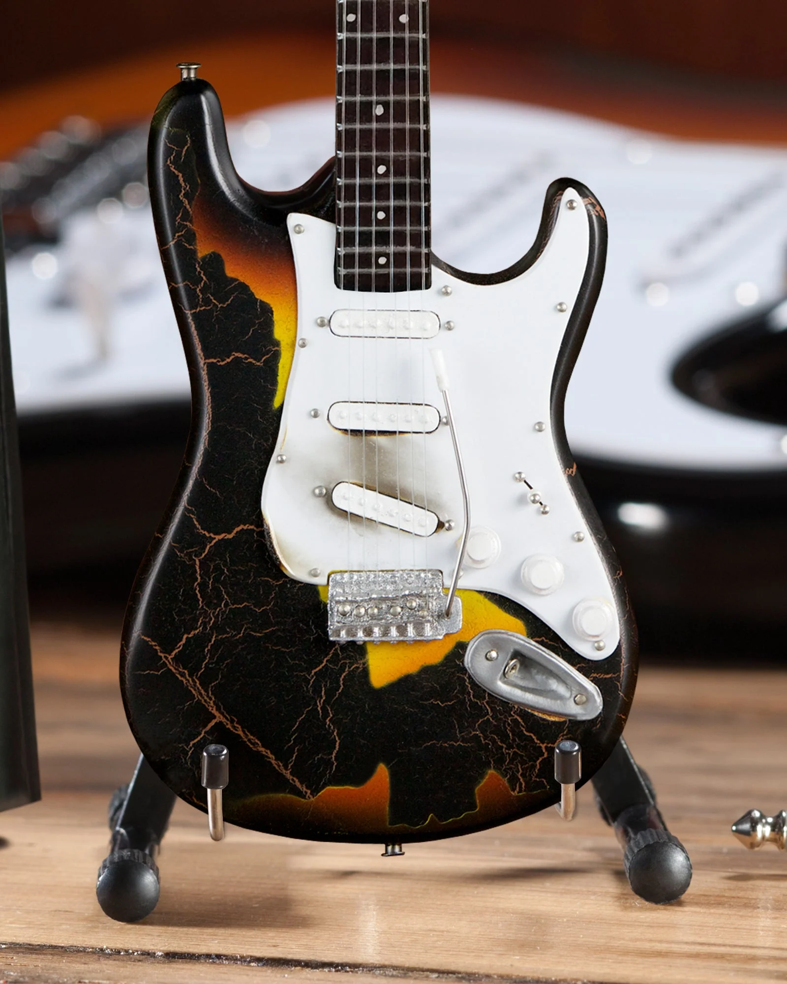 SET OF 3 SIGNATURE JIMI HENDRIX FENDER™ STRATOCASTER™ MINI GUITARS - Image 4