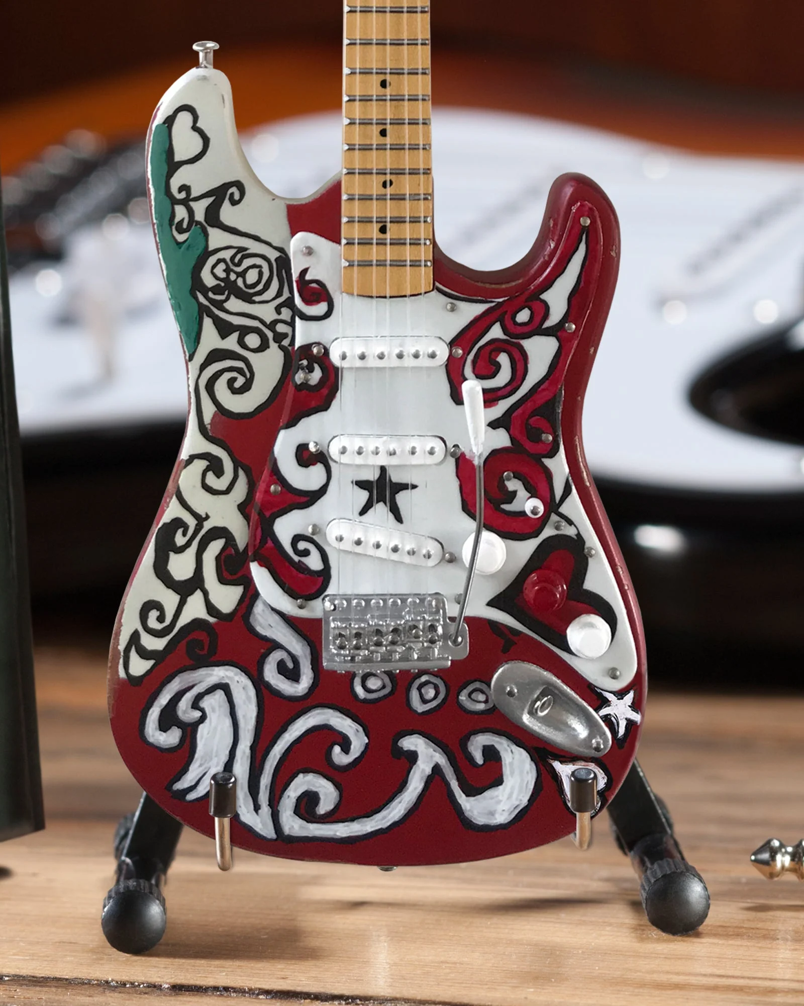 SET OF 3 SIGNATURE JIMI HENDRIX FENDER™ STRATOCASTER™ MINI GUITARS - Image 5