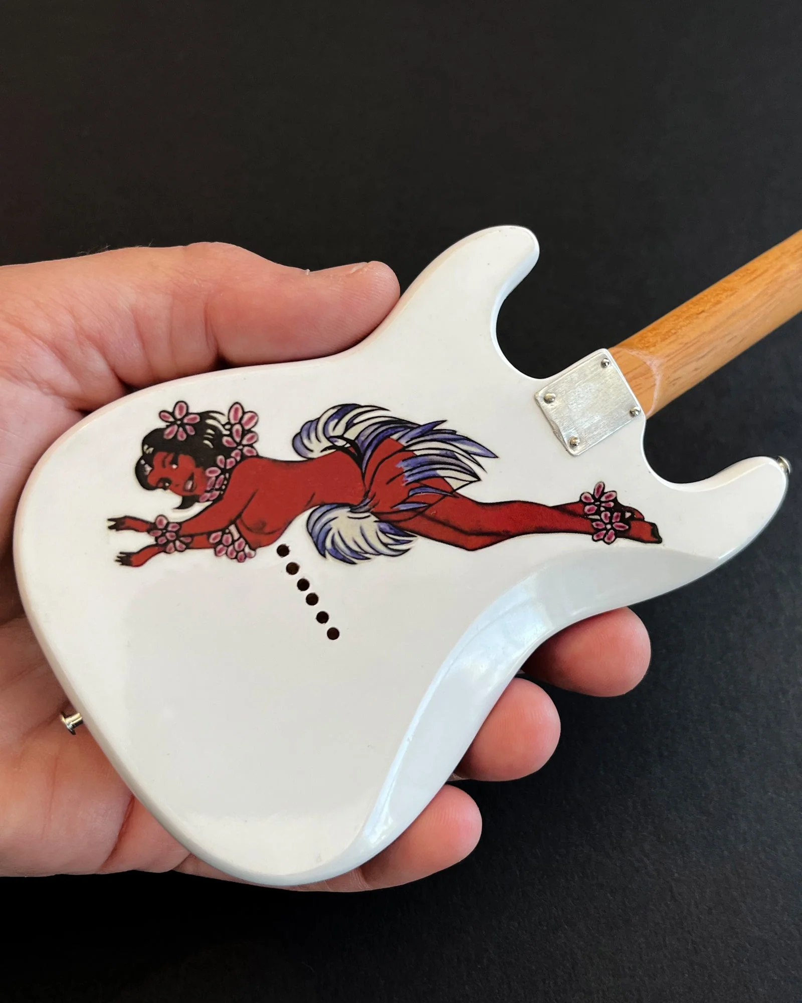 STEVIE RAY VAUGHAN SIGNATURE CHARLEY'S MINIATURE GUITAR REPLICA
