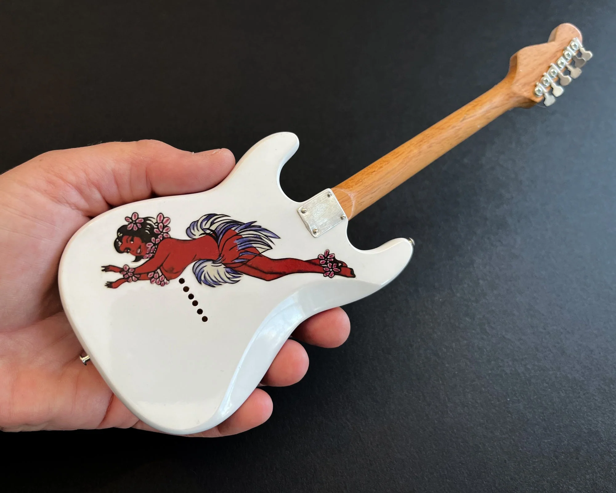 STEVIE RAY VAUGHAN SIGNATURE CHARLEY'S MINIATURE GUITAR REPLICA - Image 4