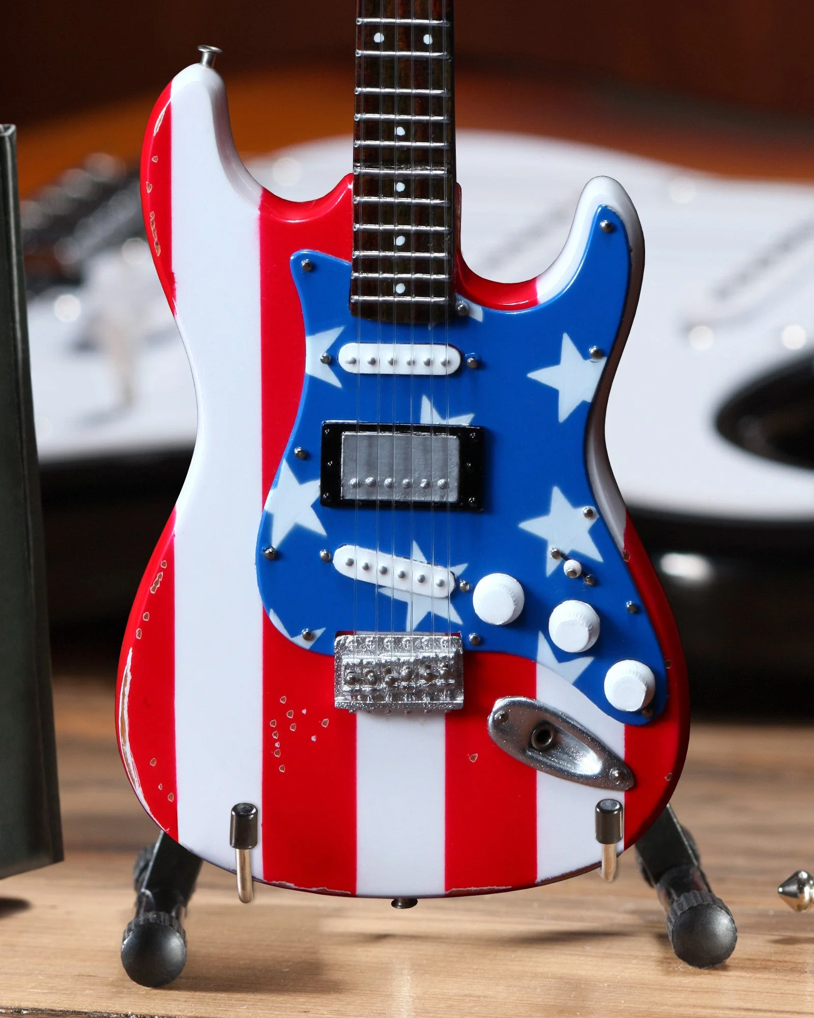 WAYNE KRAMER MINI STARS N' STRIPES USA FLAG FENDER™ STRAT™ GUITAR REPLICA - OFFICIALLY LICENSED - Image 2