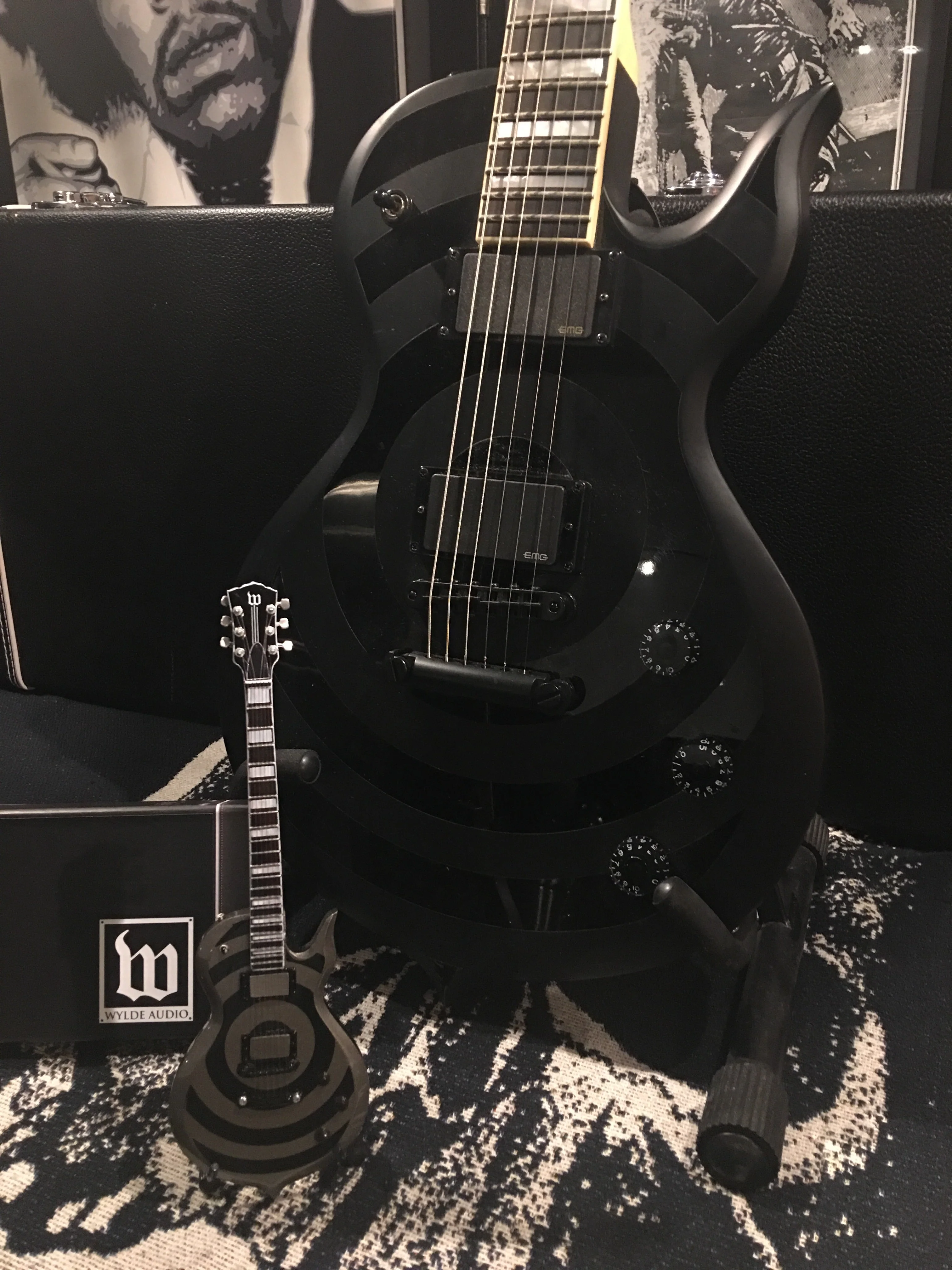 ZAKK WYLDE ODIN BLACKOUT BULLSEYE MINI GUITAR - WYLDE AUDIO REPLICA COLLECTIBLE BY AXE HEAVEN® - Image 7